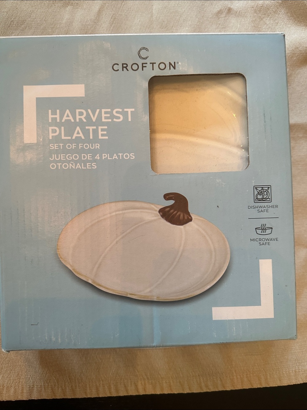 Crofton Cream Pumpkin Harvest Plate Set - 4 Stoneware Plates